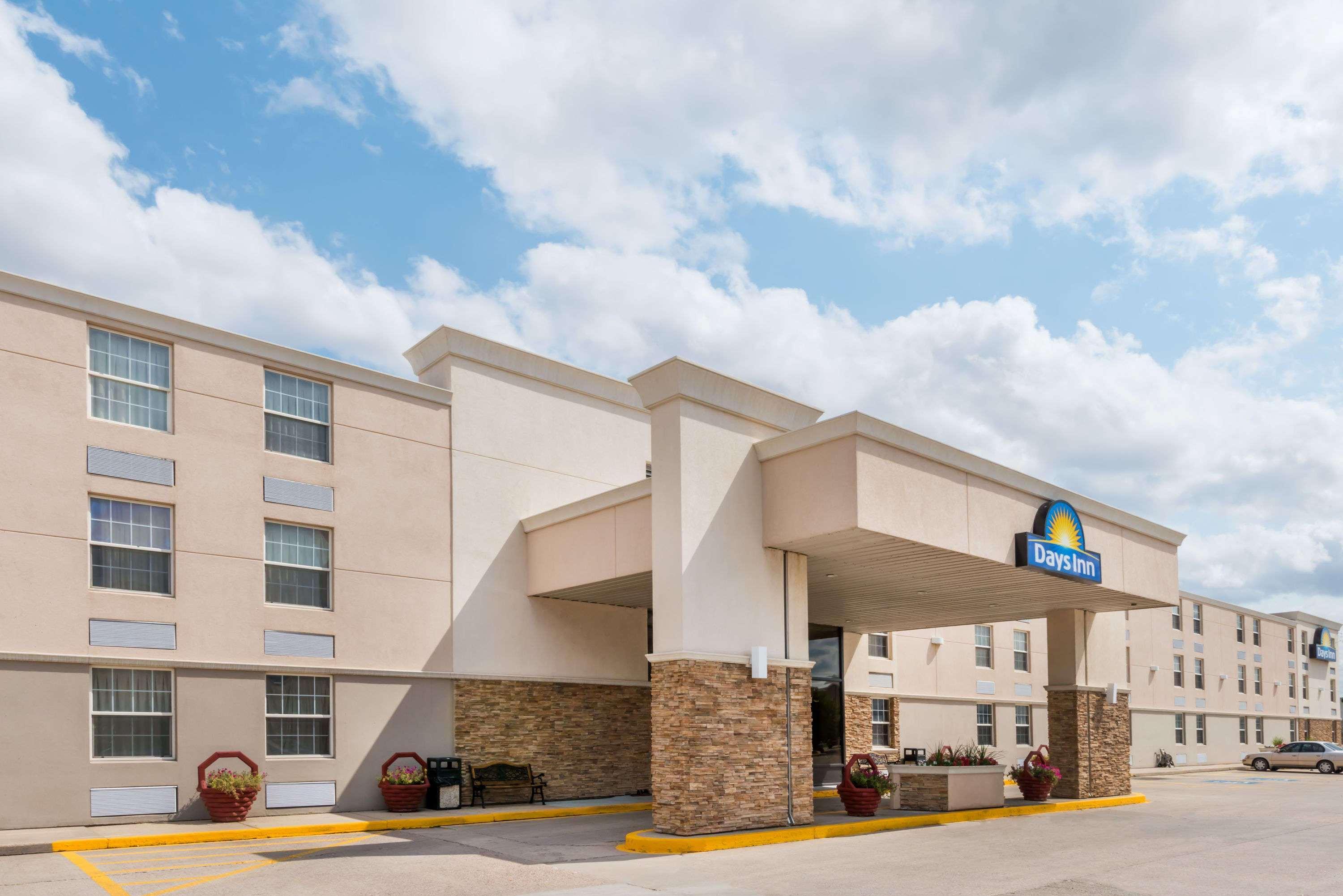 Days Inn By Wyndham Джиллетт Экстерьер фото